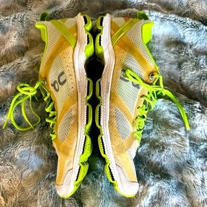 Awesome OC runners.  Size 9.  Great condition.